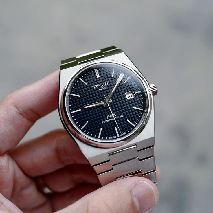 Tissot PRX Quartz | أناقة سويسرية كتكمّل ستايلك